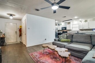 2050 Lake Trail Dr in Forney, TX - Building Photo - Building Photo