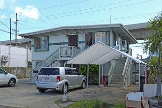 94-664 Farrington Hwy in Waipahu, HI - Foto de edificio - Building Photo