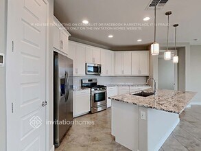 18841 W Canterbury Dr in Surprise, AZ - Foto de edificio - Building Photo