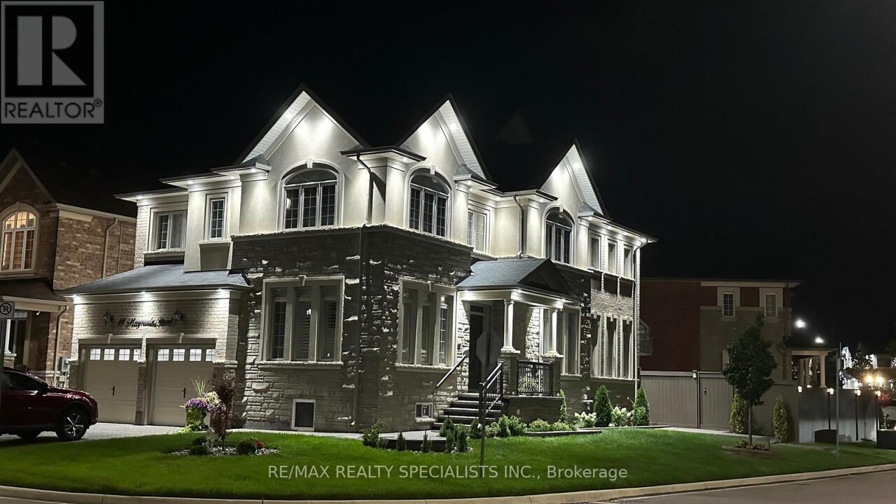 18 Maynada Rd in Brampton, ON - Building Photo