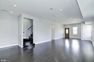 3200 Bunker Hill Rd in Mount Rainier, MD - Building Photo - Building Photo