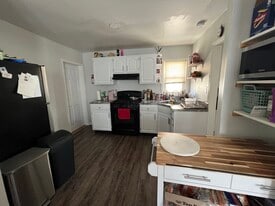 123 Commonwealth Ave in Claymont, DE - Building Photo