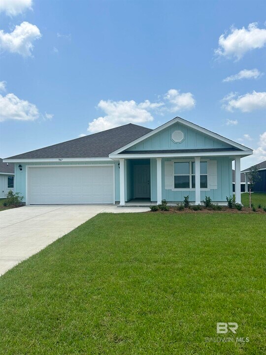 7067 Camp St in Gulf Shores, AL - Building Photo