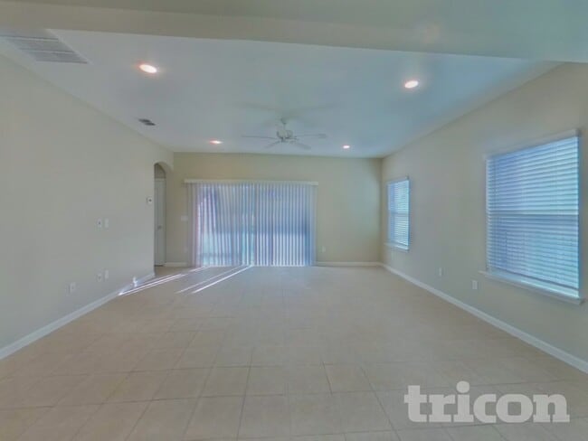 10148 Pavnes Creek Dr in Jacksonville, FL - Building Photo - Building Photo