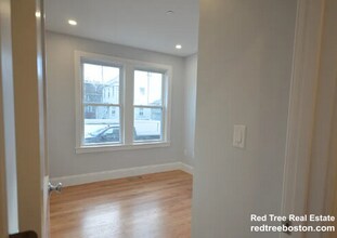 21 Shepard St, Unit 1 in Boston, MA - Building Photo - Building Photo