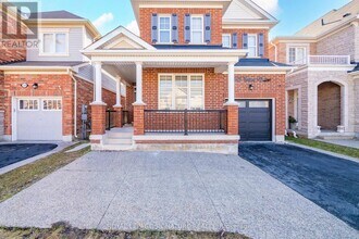 533 Yates Dr in Milton, ON - Building Photo - Building Photo