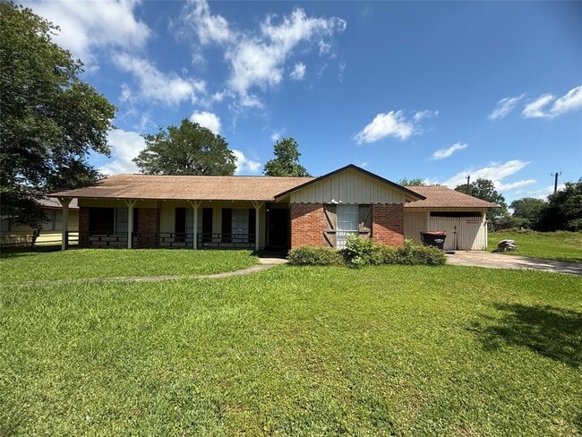 property at 207 Timber Ln