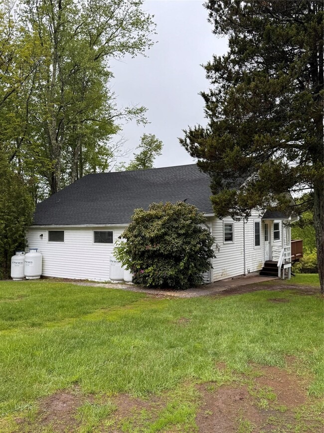 property at 955 NY-52