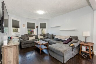 35 Fox St, Unit 3 in Boston, MA - Building Photo - Building Photo