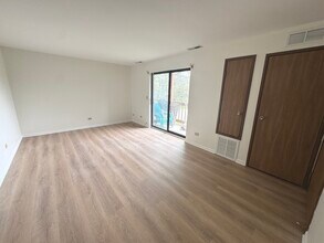 2238 Abbeywood Dr in Lisle, IL - Building Photo - Building Photo