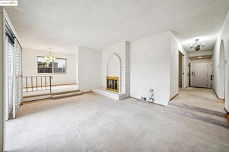 1073 Camellia Dr in Alameda, CA - Building Photo - Building Photo