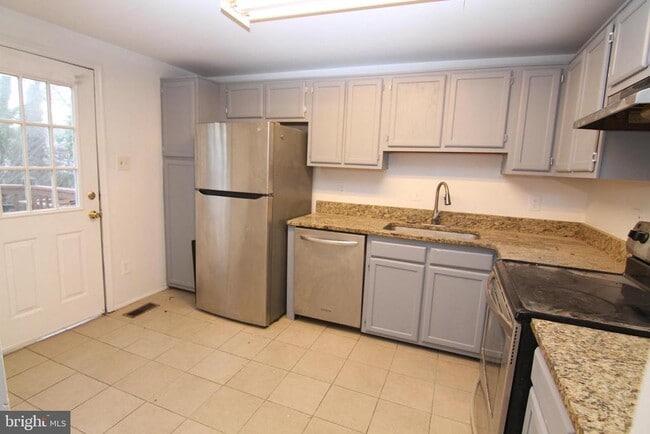 14946 Enterprise Ln in Woodbridge, VA - Building Photo - Building Photo