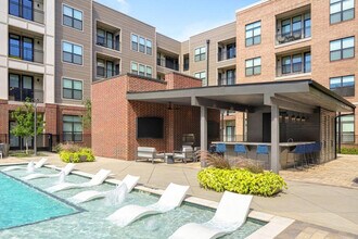 15250 Quorum Dr in Addison, TX - Building Photo - Building Photo