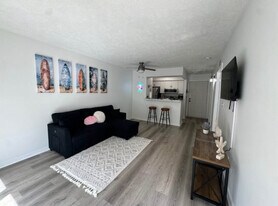 4710 Cobblestone Dr in Myrtle Beach, SC - Building Photo