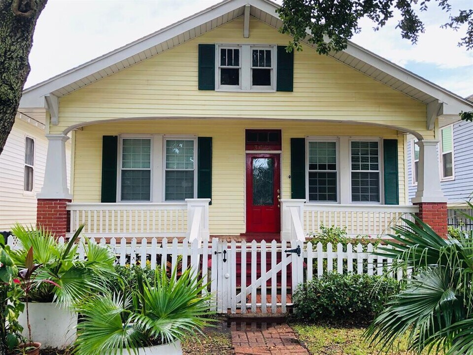 3614 Avenue P 1/2 in Galveston, TX - Building Photo