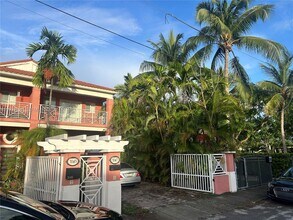 3147 New York St in Miami, FL - Building Photo - Building Photo