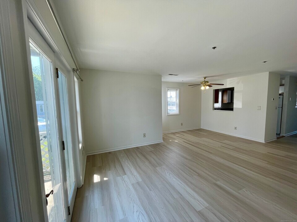 31 High St in Norwalk, CT - Building Photo
