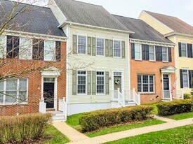 214 Sagamore Hl in Mount Joy, PA - Building Photo