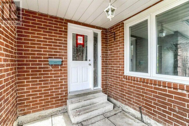 6 Wildercroft Ave in Brampton, ON - Building Photo - Building Photo