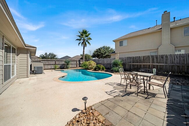 property at 987 Oak Glen Dr