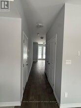 5672 Dorchester Rd in Niagara Falls, ON - Building Photo - Building Photo