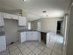 1700 NE 12th St in Cape Coral, FL - Building Photo - Building Photo