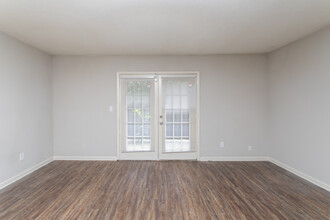 Ashberry in Decatur, GA - Building Photo - Interior Photo