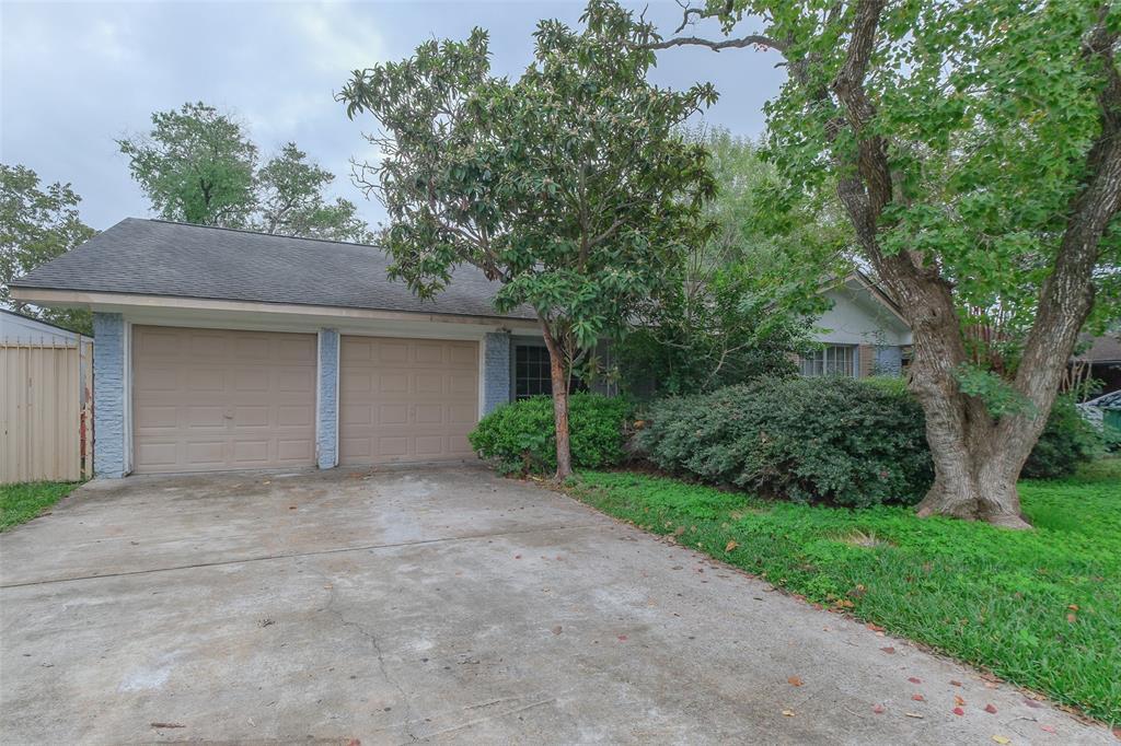 7413 Heilig Rd in Houston, TX - Building Photo