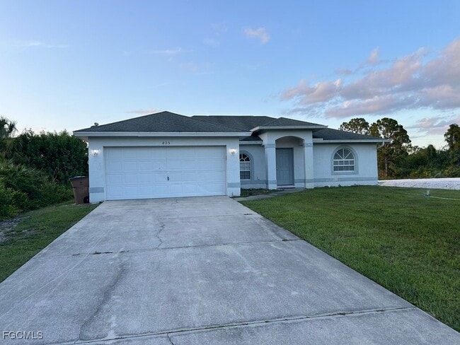 property at 835 Grant Blvd