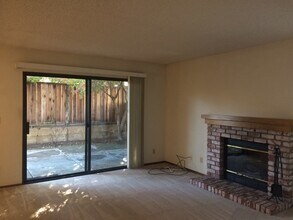 22 Wexford Pl in Alameda, CA - Building Photo - Building Photo