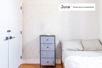 Room in Shared 4 bed/2 bath home in New York, NY - Foto de edificio - Building Photo