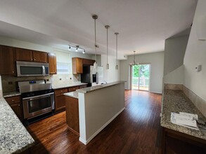 1039 156th Ave NE in Bellevue, WA - Building Photo - Building Photo