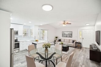 South Bay Plantation Apartments in Naples, FL - Foto de edificio - Building Photo