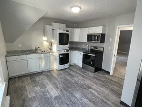 1105 5th Ave S, Unit 2 in Fargo, ND - Building Photo - Building Photo