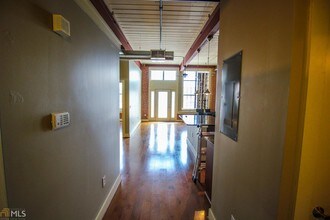 1261 Caroline St NE-Unit -102 in Atlanta, GA - Foto de edificio - Building Photo