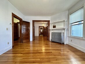 29 Woodlawn St, Unit 1 in Boston, MA - Building Photo - Building Photo