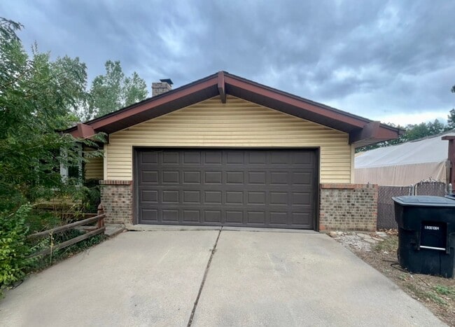 708 S Pratt Pkwy