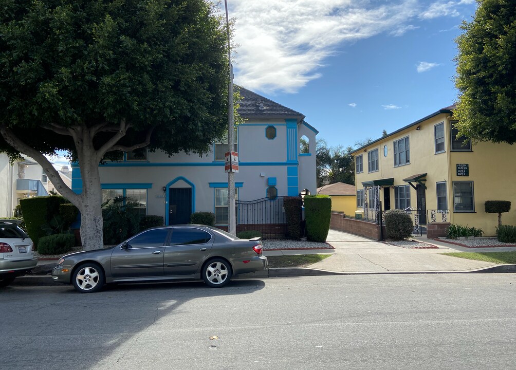 10227 1/2 S 8th Ave, Unit 10227 in Inglewood, CA - Foto de edificio