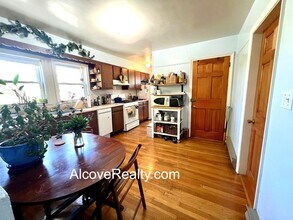 21 Sartwell Ave, Unit 3 in Somerville, MA - Building Photo - Building Photo
