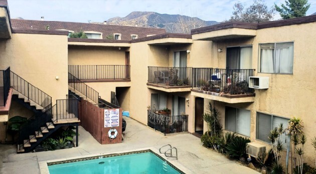 Tyler Apartments in Sylmar, CA - Foto de edificio - Building Photo