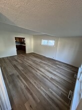 1606 Mill St in Midland, MI - Foto de edificio - Building Photo