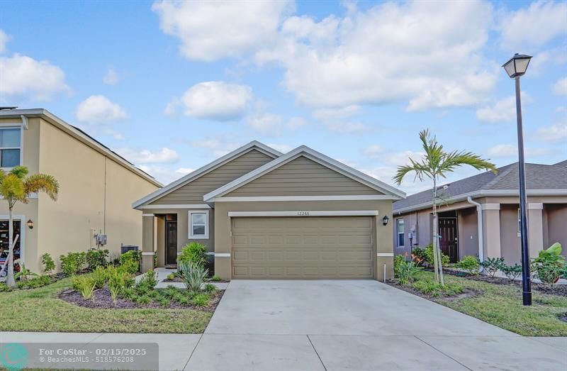 12266 Rimini Wy in Port St. Lucie, FL - Foto de edificio