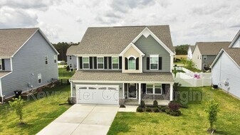 176 Boxwood Ln in Smithfield, VA - Building Photo