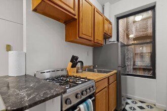 1727 2nd Ave in New York, NY - Building Photo - Building Photo