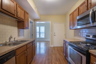 220 Eastern Ave SE in Grand Rapids, MI - Building Photo - Building Photo