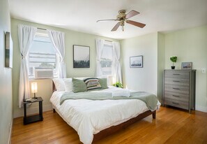 18 Magnolia Sq, Unit The Magnolia Apartment in Boston, MA - Building Photo