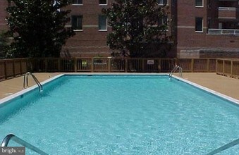 1211 S Eads St-Unit -706 in Arlington, VA - Building Photo - Building Photo