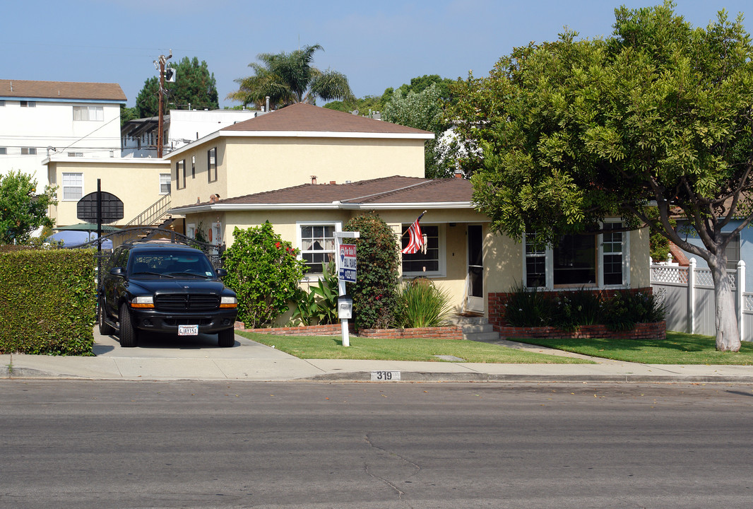 319 Eucalyptus Dr in El Segundo, CA - Foto de edificio