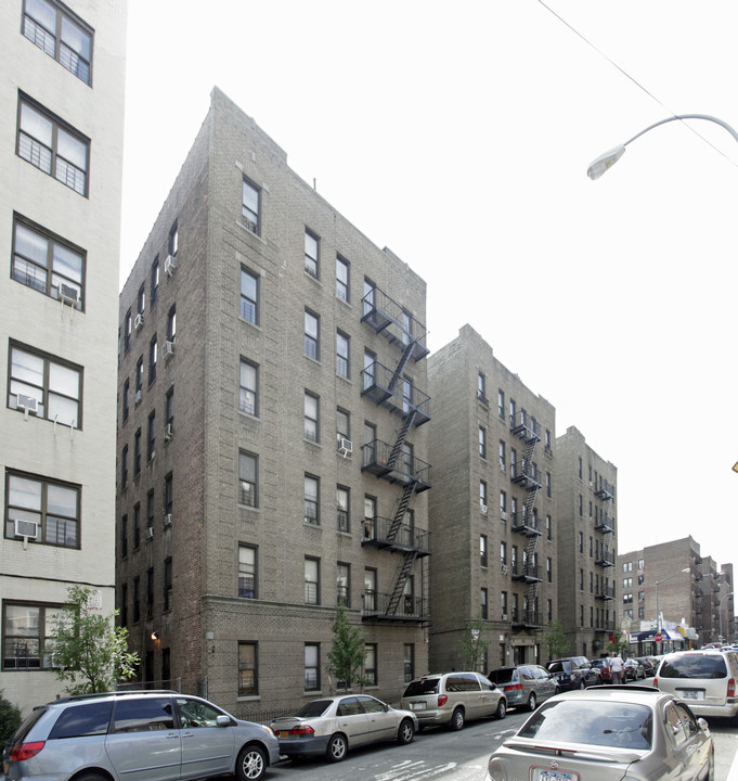 2364 Tiebout Ave in Bronx, NY - Building Photo