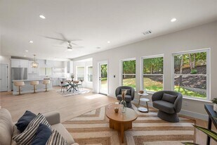 13 Autumn Oaks Dr in The Hills, TX - Building Photo